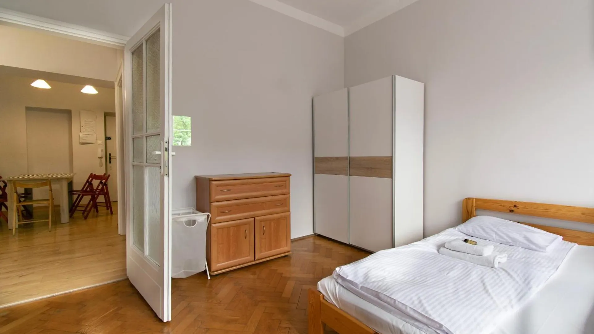 Retro Apartmentments Lobzowska Street クラクフ アパート