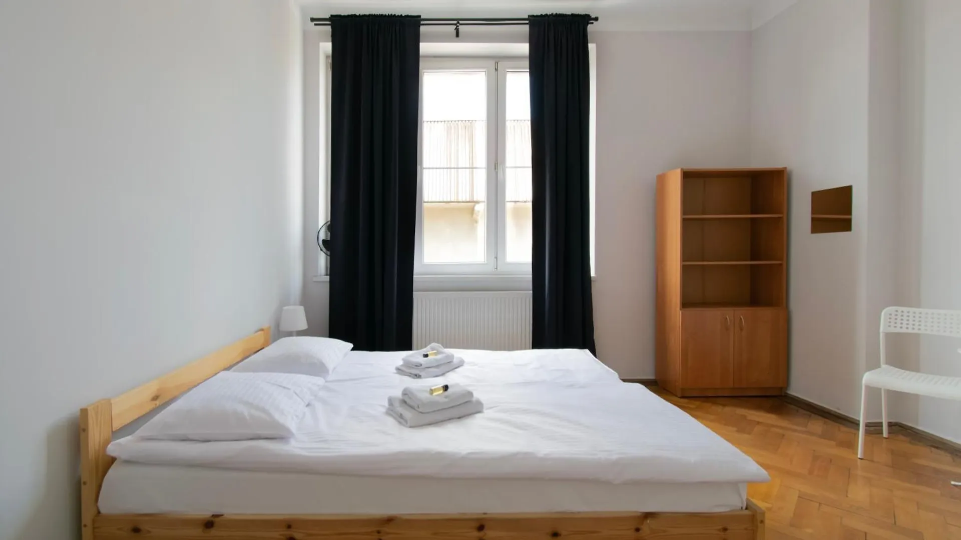 Retro Apartmentments Lobzowska Street クラクフ アパート